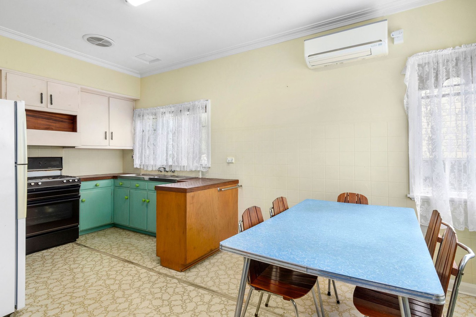 9 Crellin Crescent, Watsonia, VIC 3087, Watsonia - Thumbnail 2