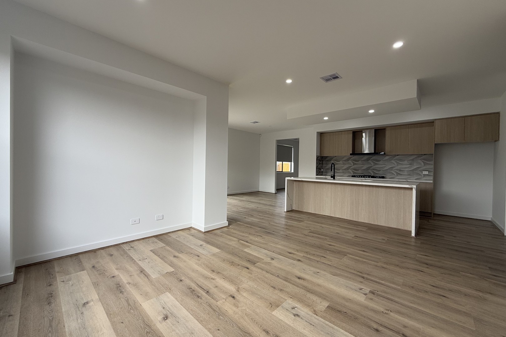 9 Deanos Road, Fraser Rise, VIC 3336, Fraser Rise - Thumbnail 2