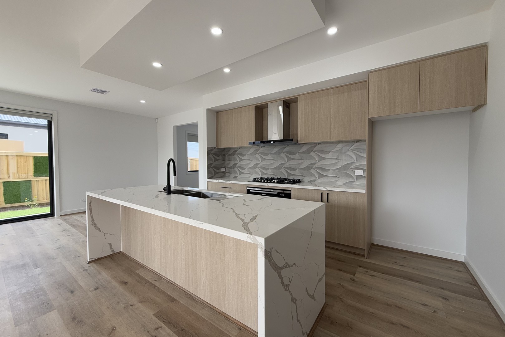 9 Deanos Road, Fraser Rise, VIC 3336, Fraser Rise - Thumbnail 3