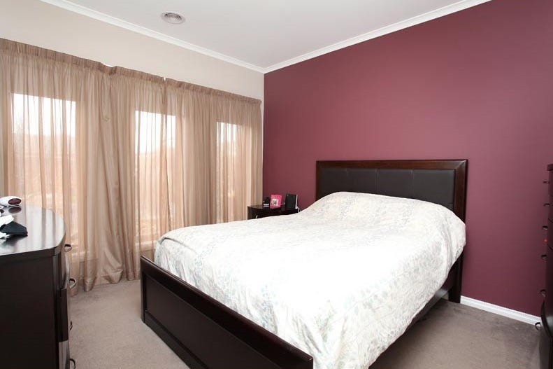 9 Deepdene Street, Caroline Springs, VIC 3023, Caroline Springs - Thumbnail 7