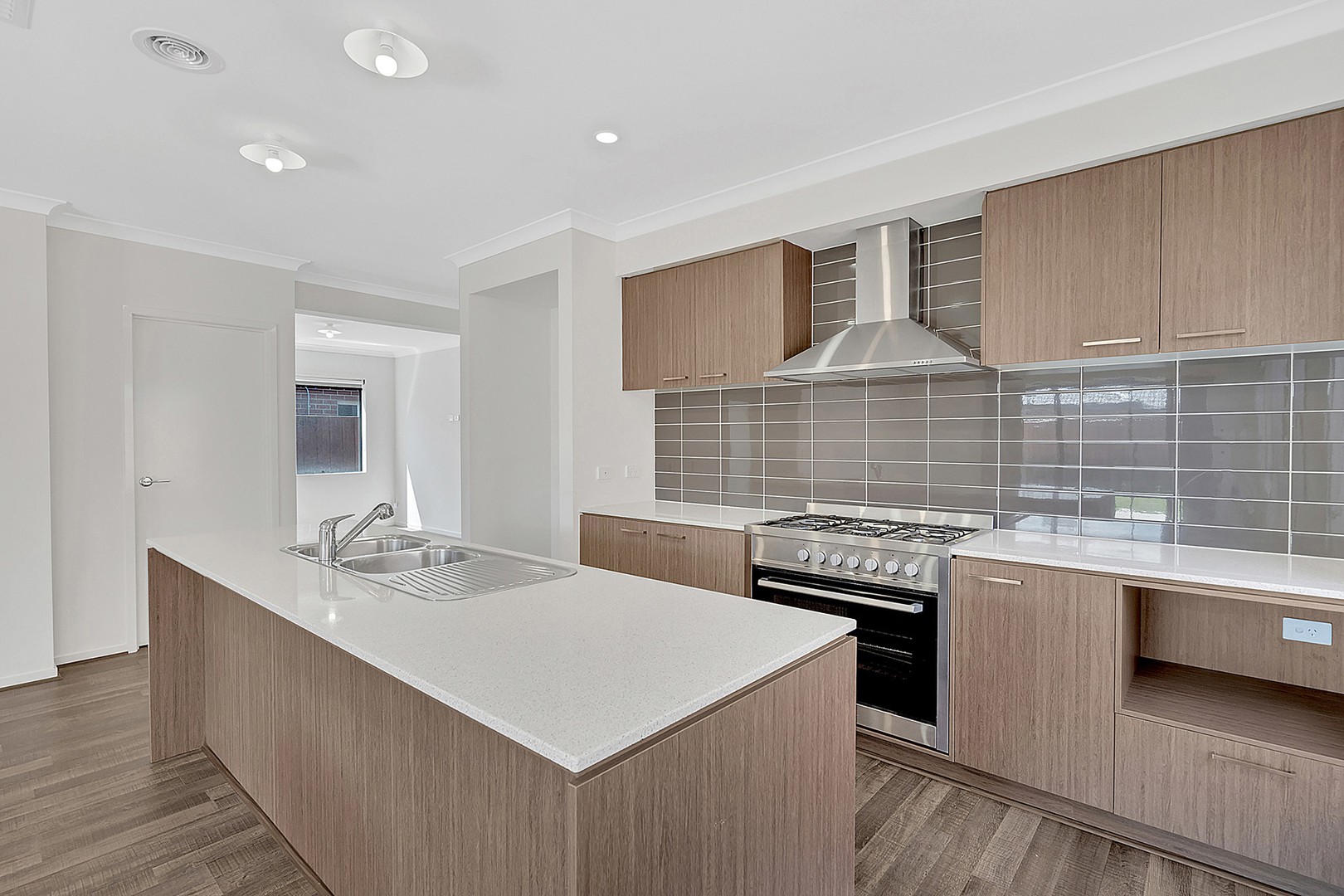 9 Degraves Street, Mickleham, VIC 3064 - Thumbnail 2 - 24/11/2021