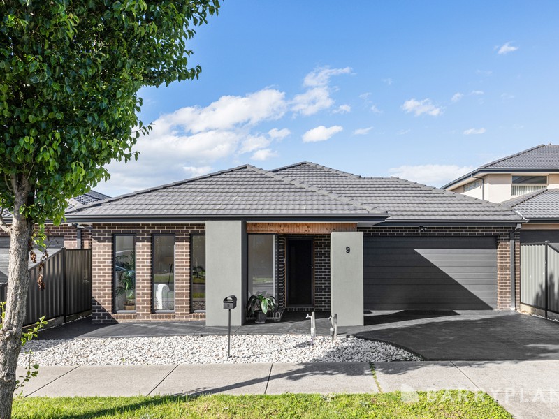 9 Distinction Avenue, Craigieburn, VIC 3064 - Image - 21/11/2025