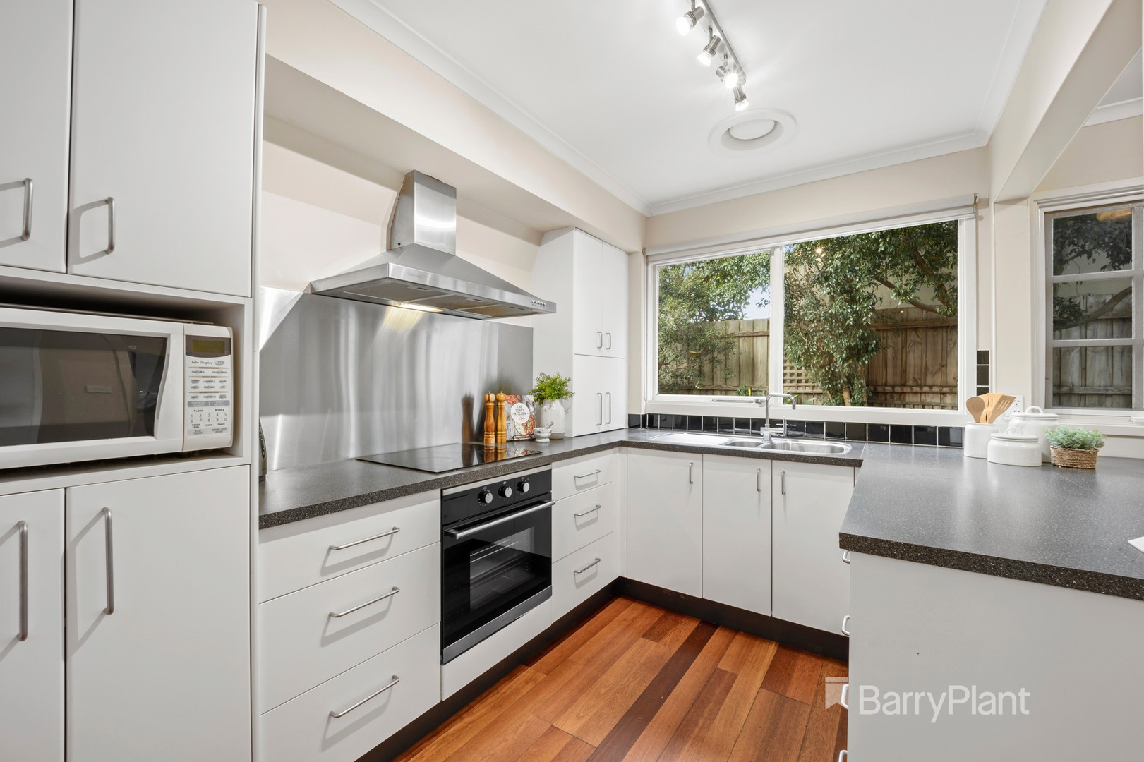 9 Elliott CrescentDingley Village, VIC 3172, Dingley Village - Thumbnail 4