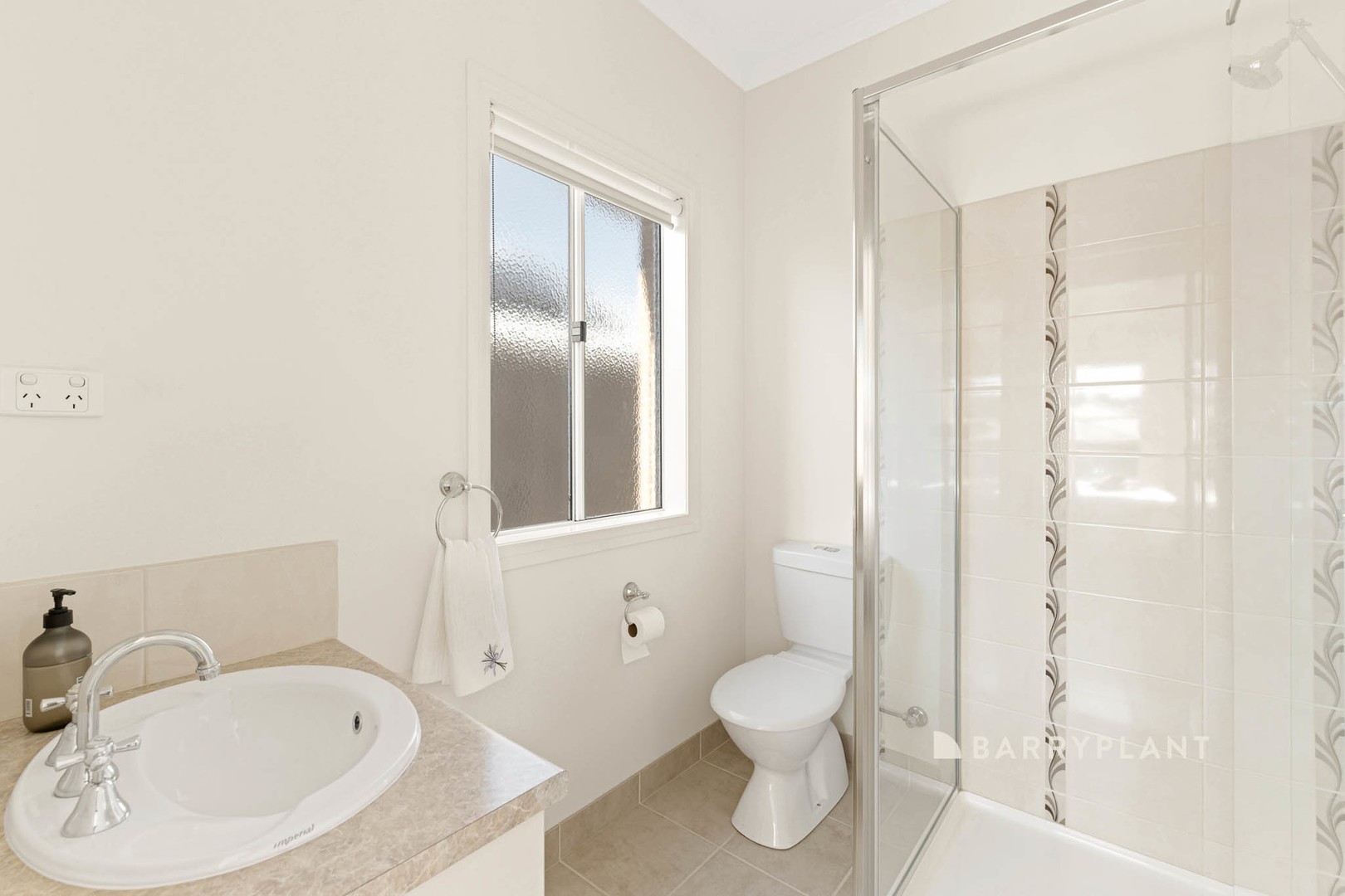 9 Elrona Court, Pakenham, VIC 3810, Pakenham - Thumbnail 2