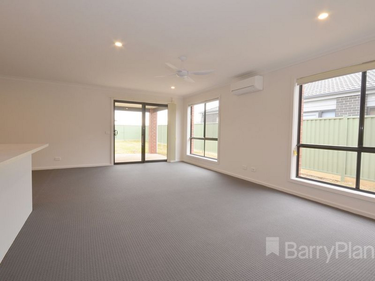 9 Emmy Drive, Miners Rest, VIC 3352, Miners Rest - Thumbnail 2