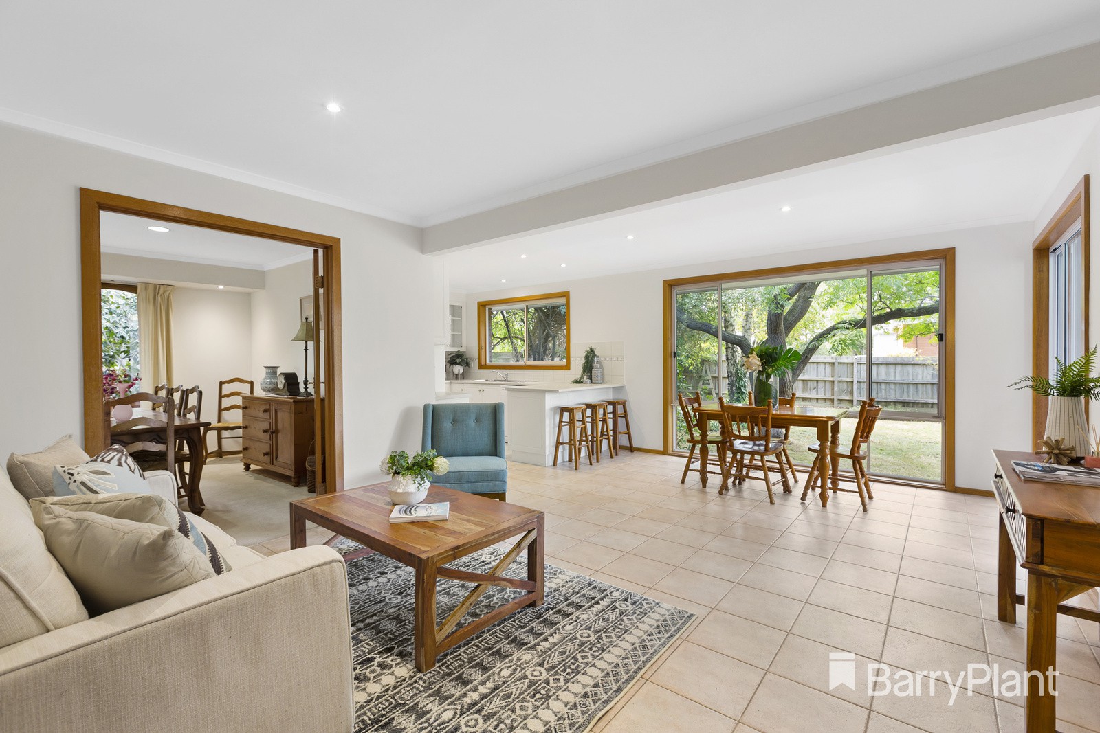 9 Eric Court, Wheelers Hill, VIC 3150, Wheelers Hill - Thumbnail 2