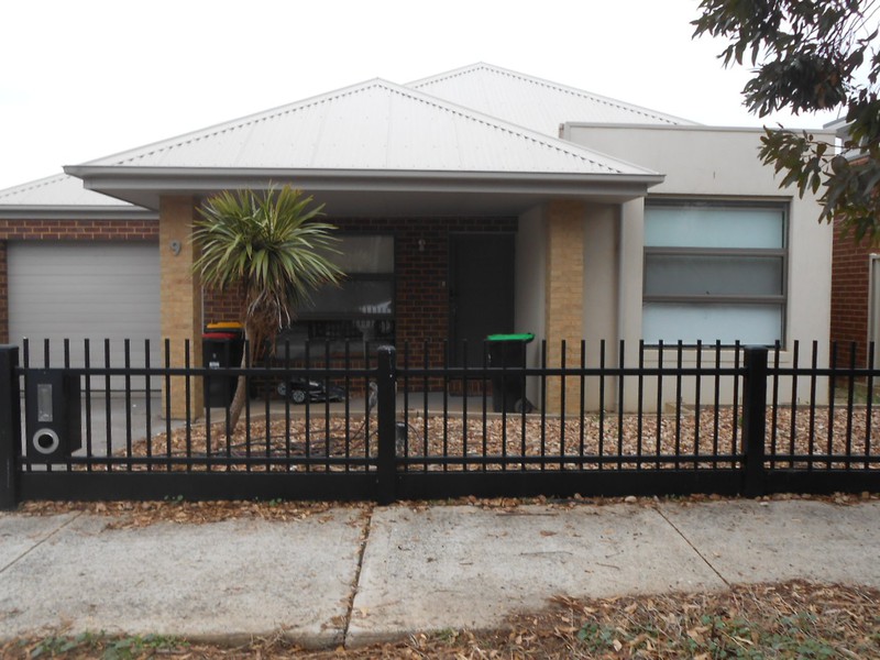 9 Etheridge Rise, Caroline Springs, VIC 3023 - Image - 14/10/2026