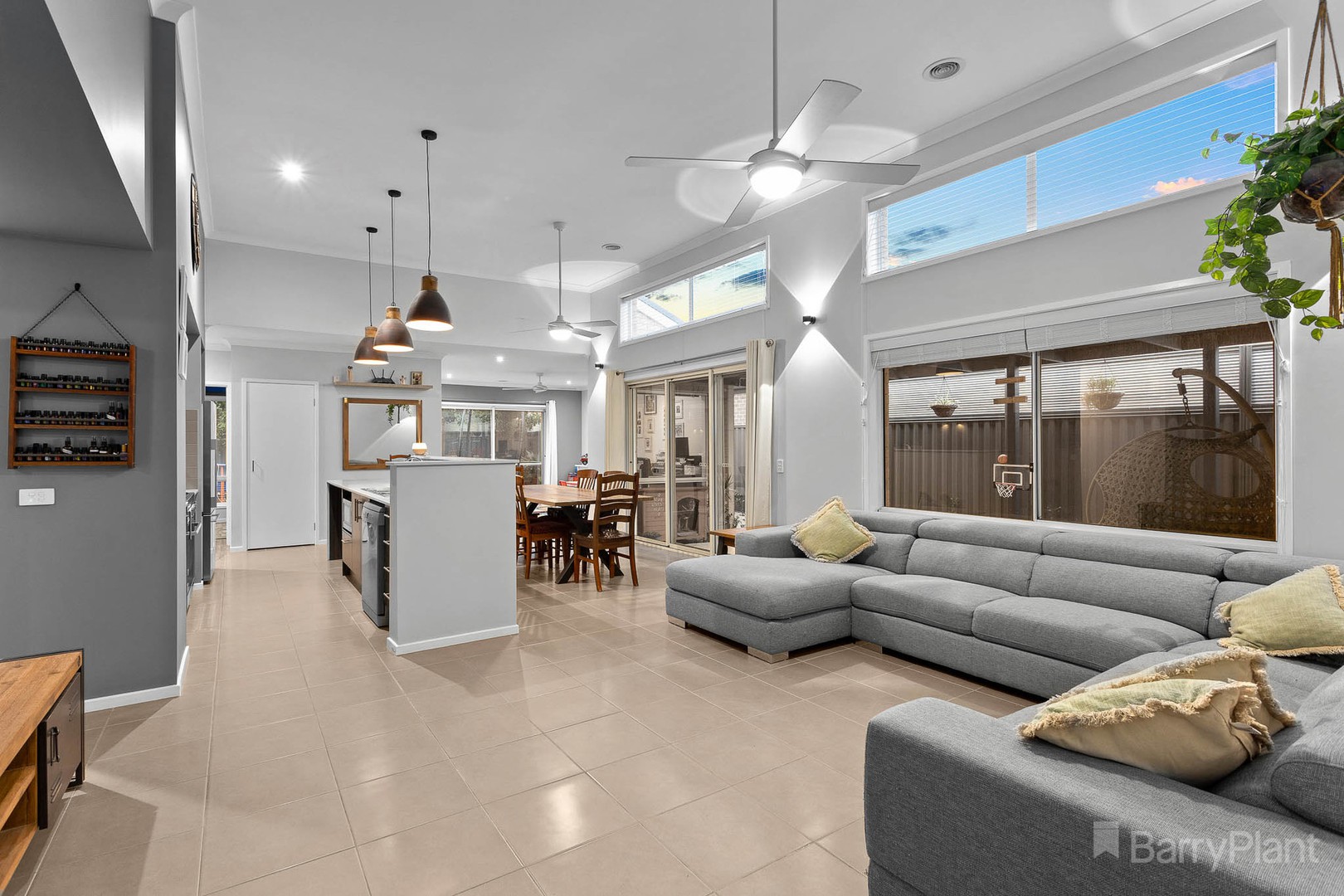 9 Farmdale Road, Pakenham, VIC 3810, Pakenham - Thumbnail 2