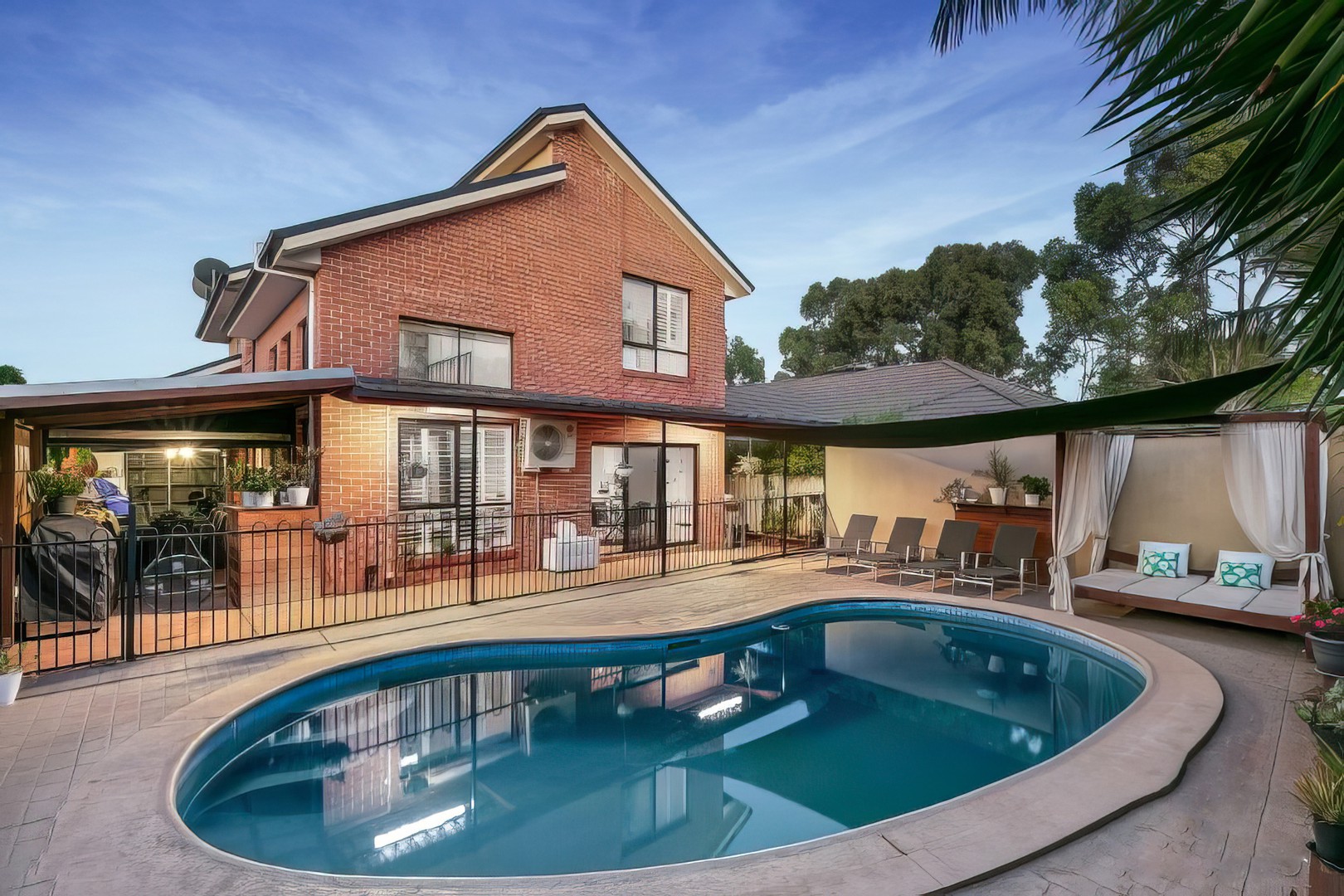 9 Finsbury Close, Caroline Springs, VIC 3023 - Thumbnail 2 - 16/06/2023