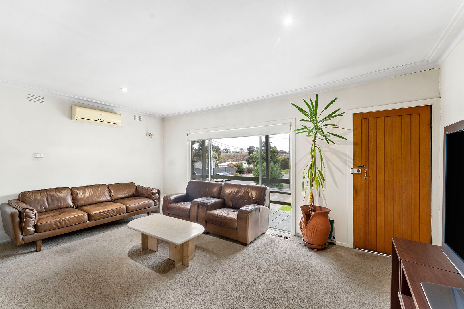 9 Florence Street, Niddrie, VIC 3042, Niddrie - Thumbnail 2