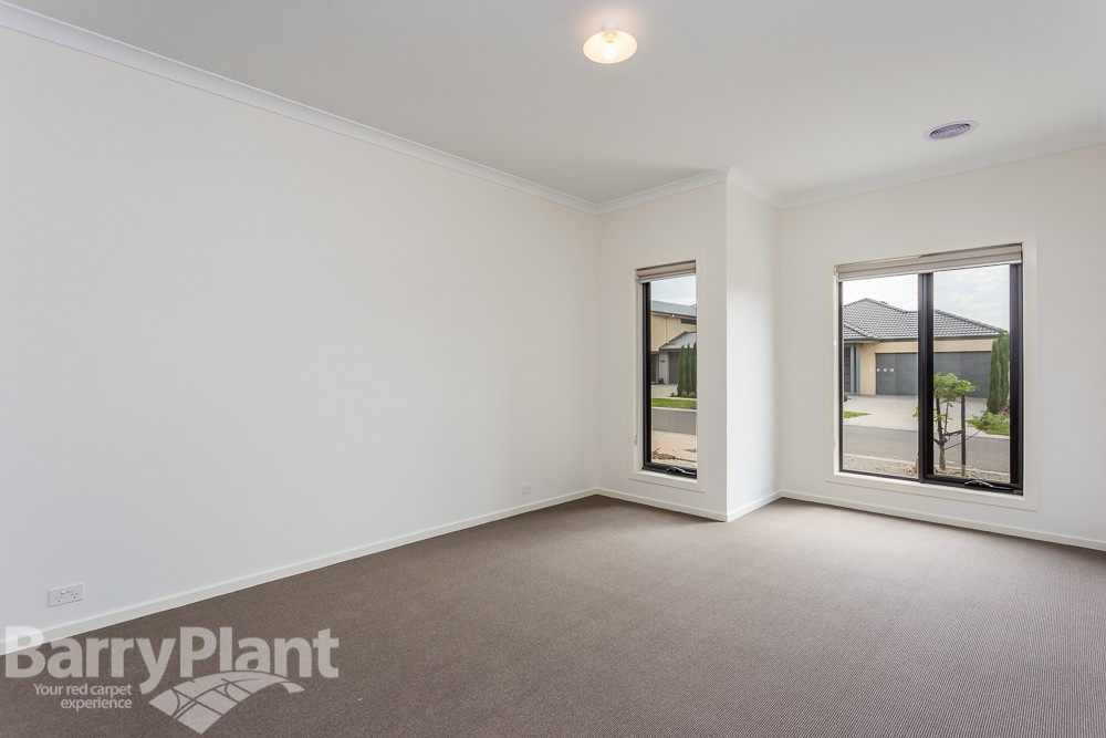 9 Florentino Parade, Point Cook, VIC 3030, Point Cook - Thumbnail 5
