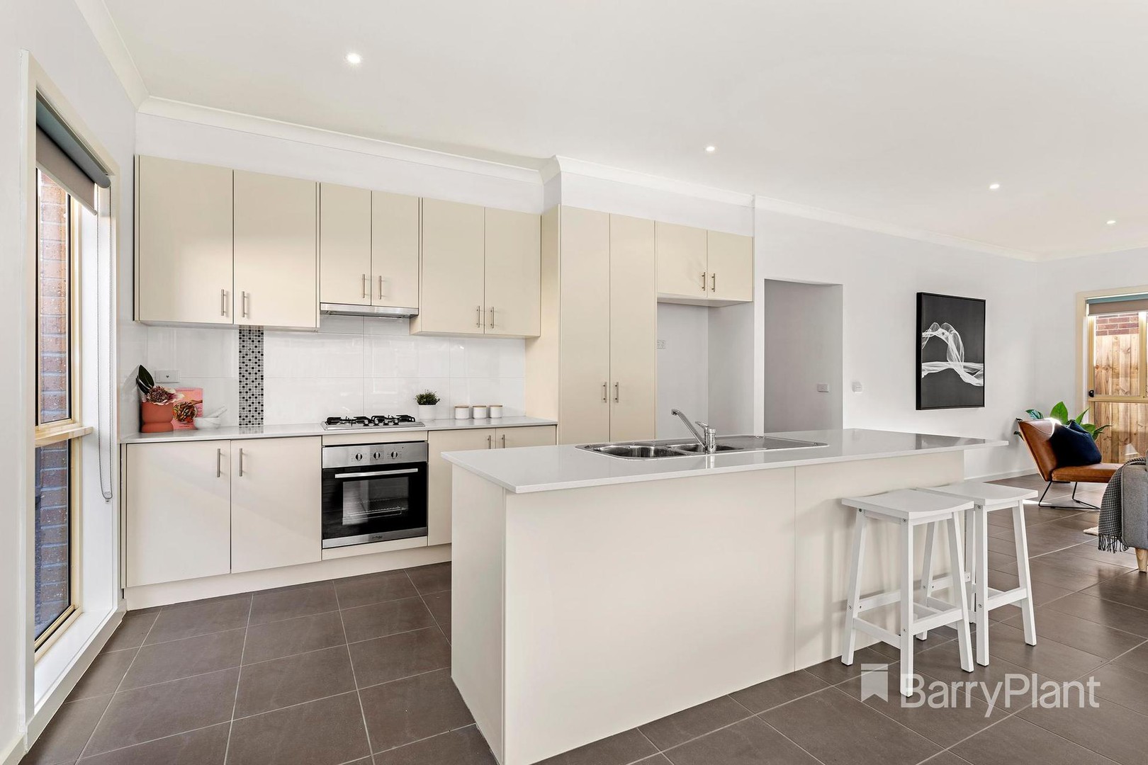 9 Freshwater Way, South Morang, VIC 3752, South Morang - Thumbnail 2