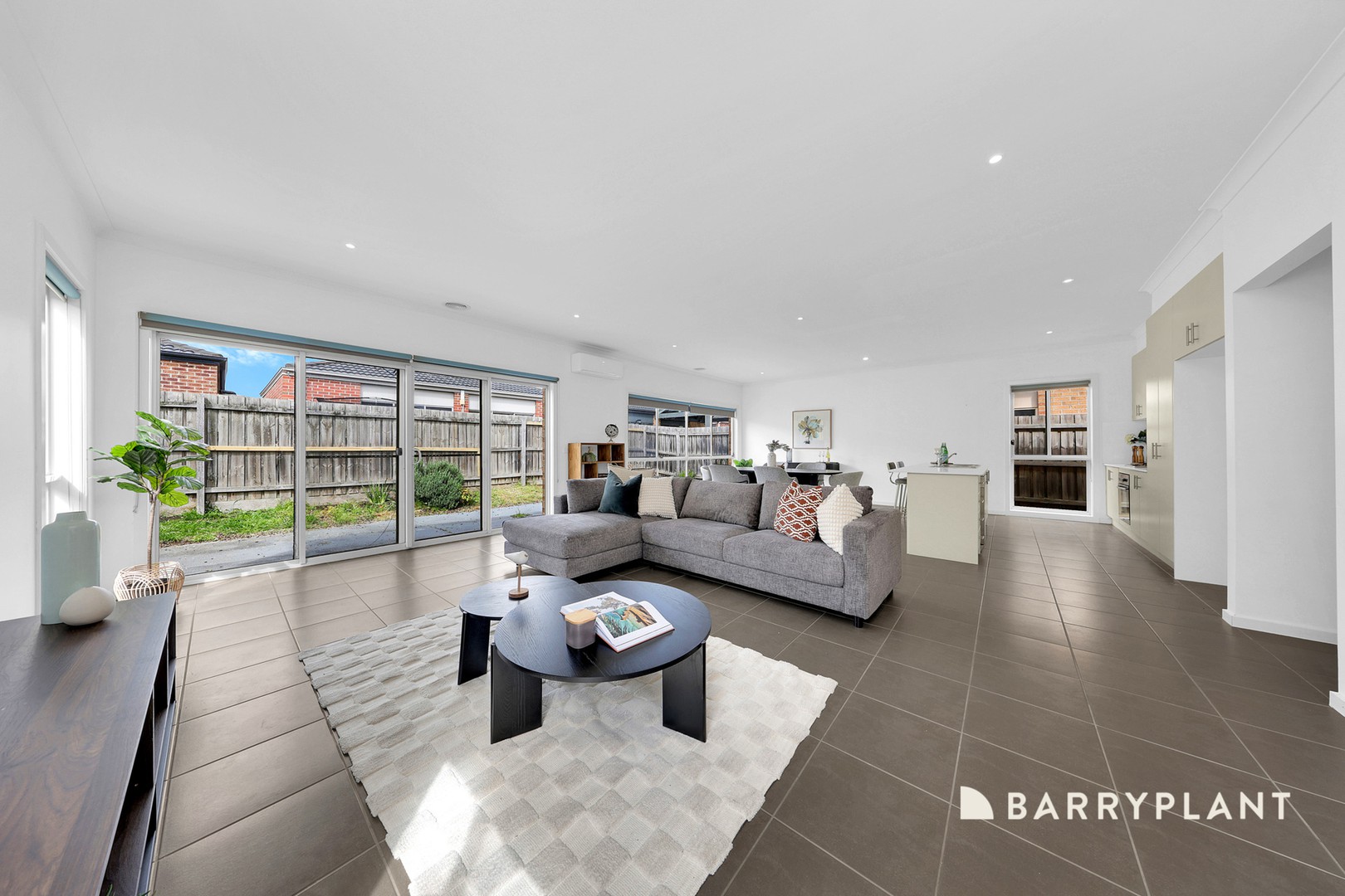 9 Freshwater Way, South Morang, VIC 3752, South Morang - Thumbnail 2