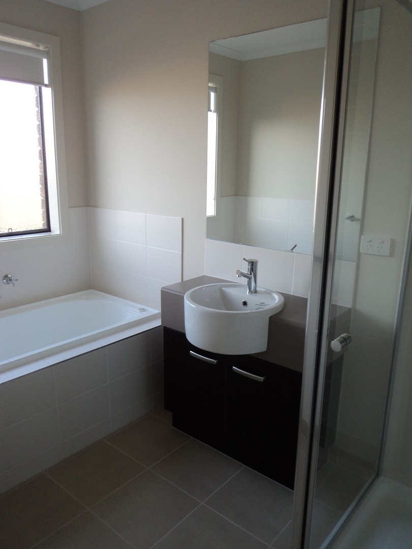 9 Gallant Road, Point Cook, VIC 3030, Point Cook - Thumbnail 6