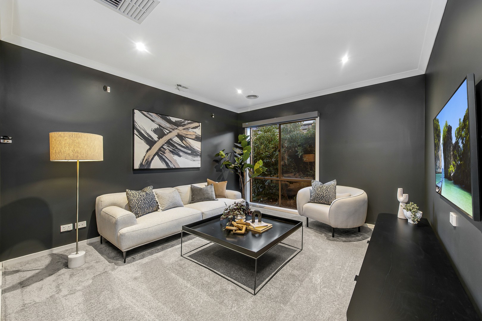 9 Gordes Street, Fraser Rise, VIC 3336 - Thumbnail 2 - 26/05/2023