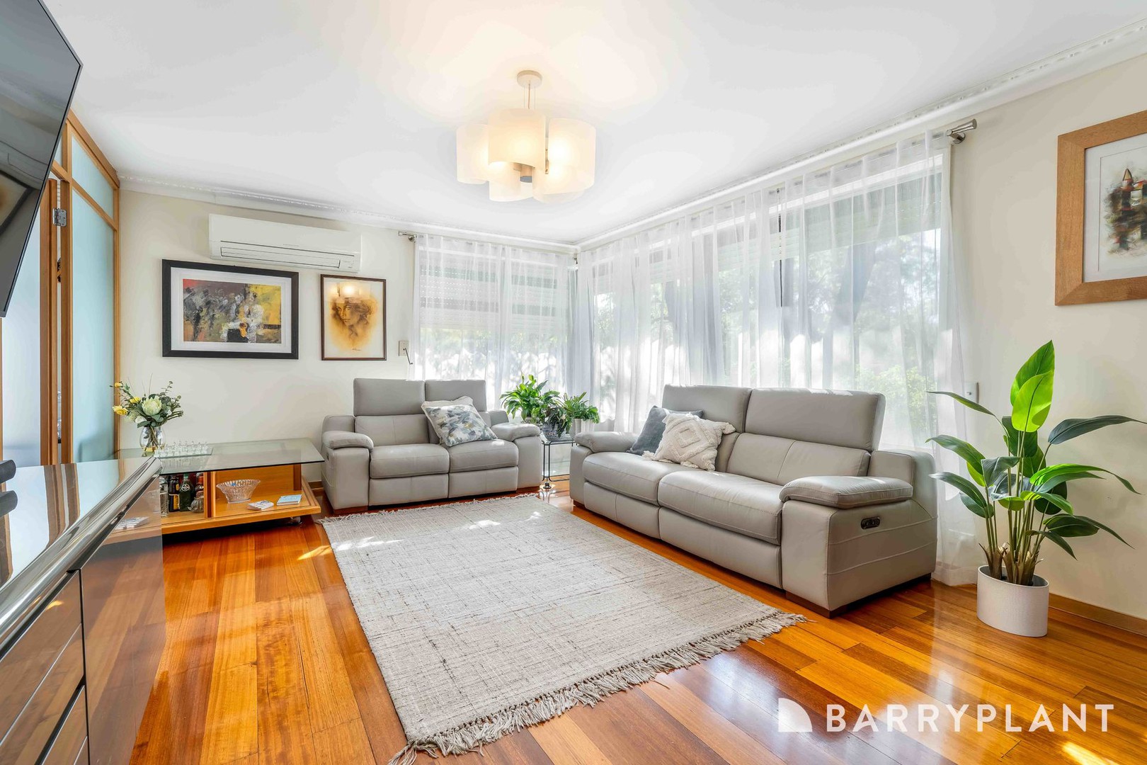 9 Graham Road, Viewbank, VIC 3084 - Thumbnail 2 - 05/02/2026