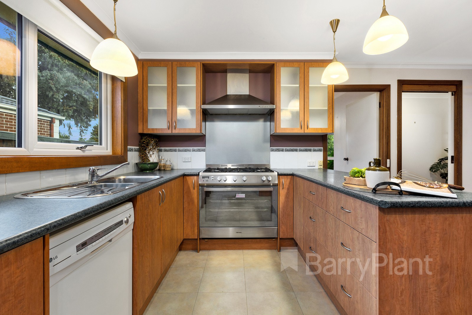 9 Greenock Crescent, Wantirna, VIC 3152, Wantirna - Thumbnail 4