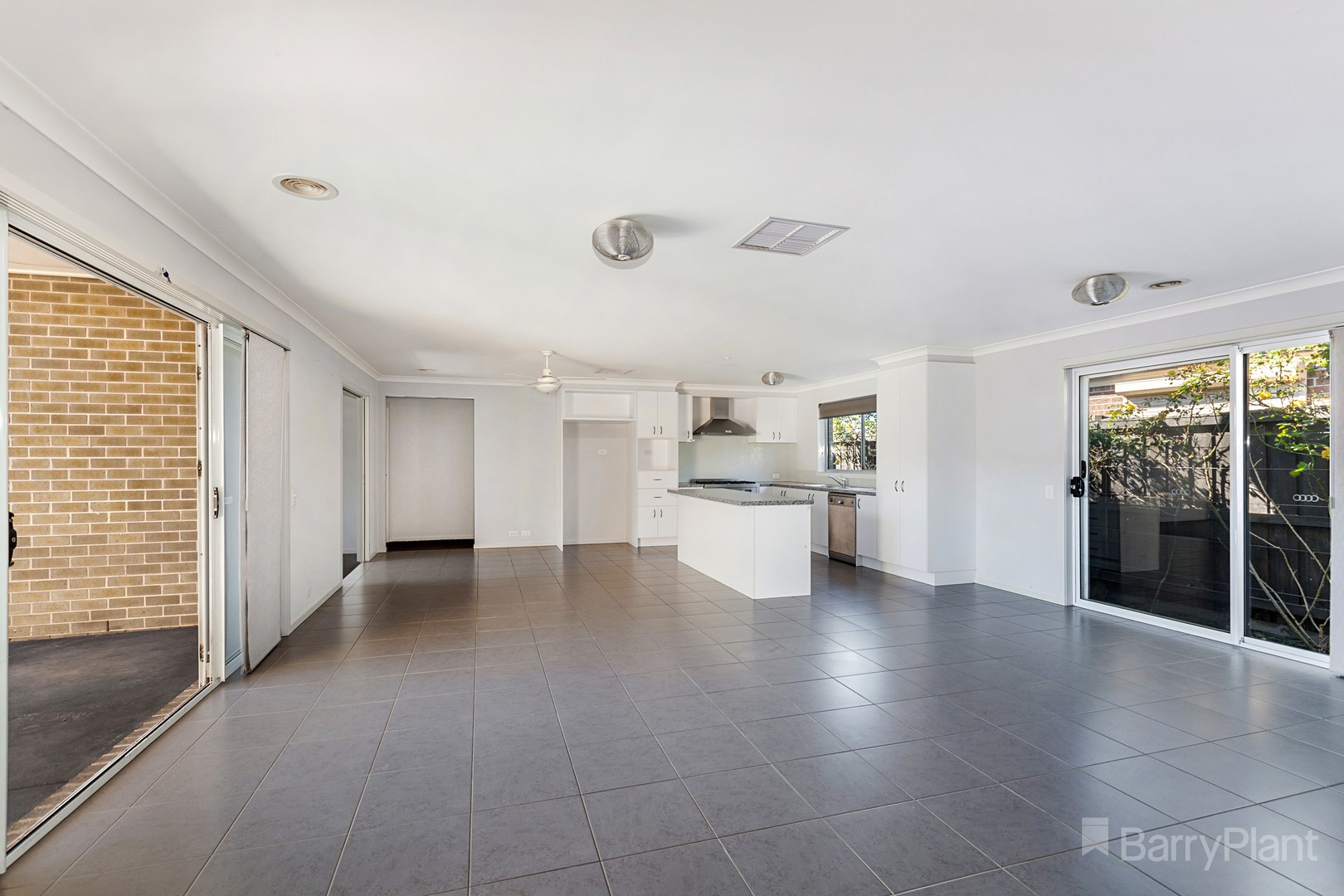 9 Greenvale Avenue, Wallan, VIC 3756 - Thumbnail 2 - 18/10/2021