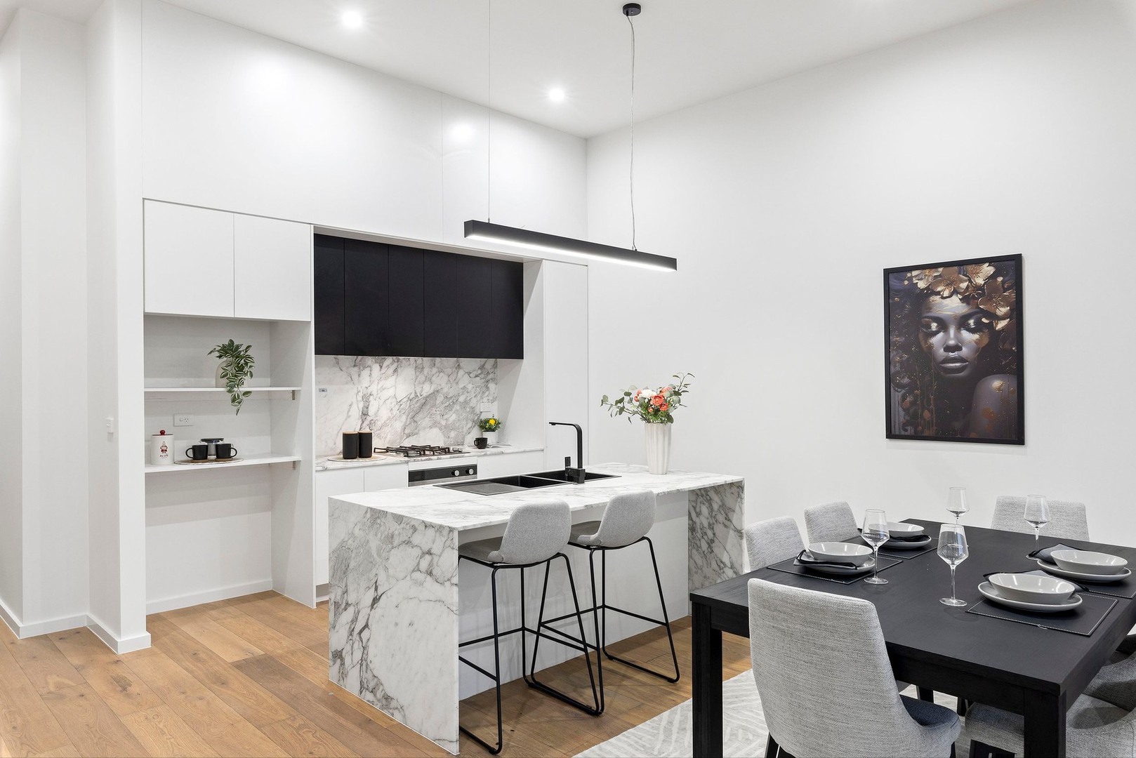 9 Grosvenor St, Niddrie, VIC 3042 - Thumbnail 2 - 16/10/2024