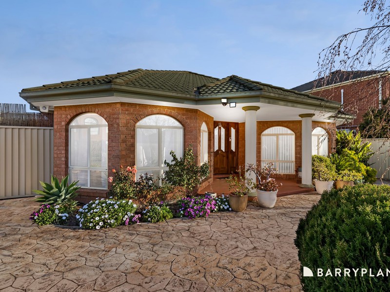 9 Hammersley Place, Caroline Springs, VIC 3023 - Image - 31/10/2025