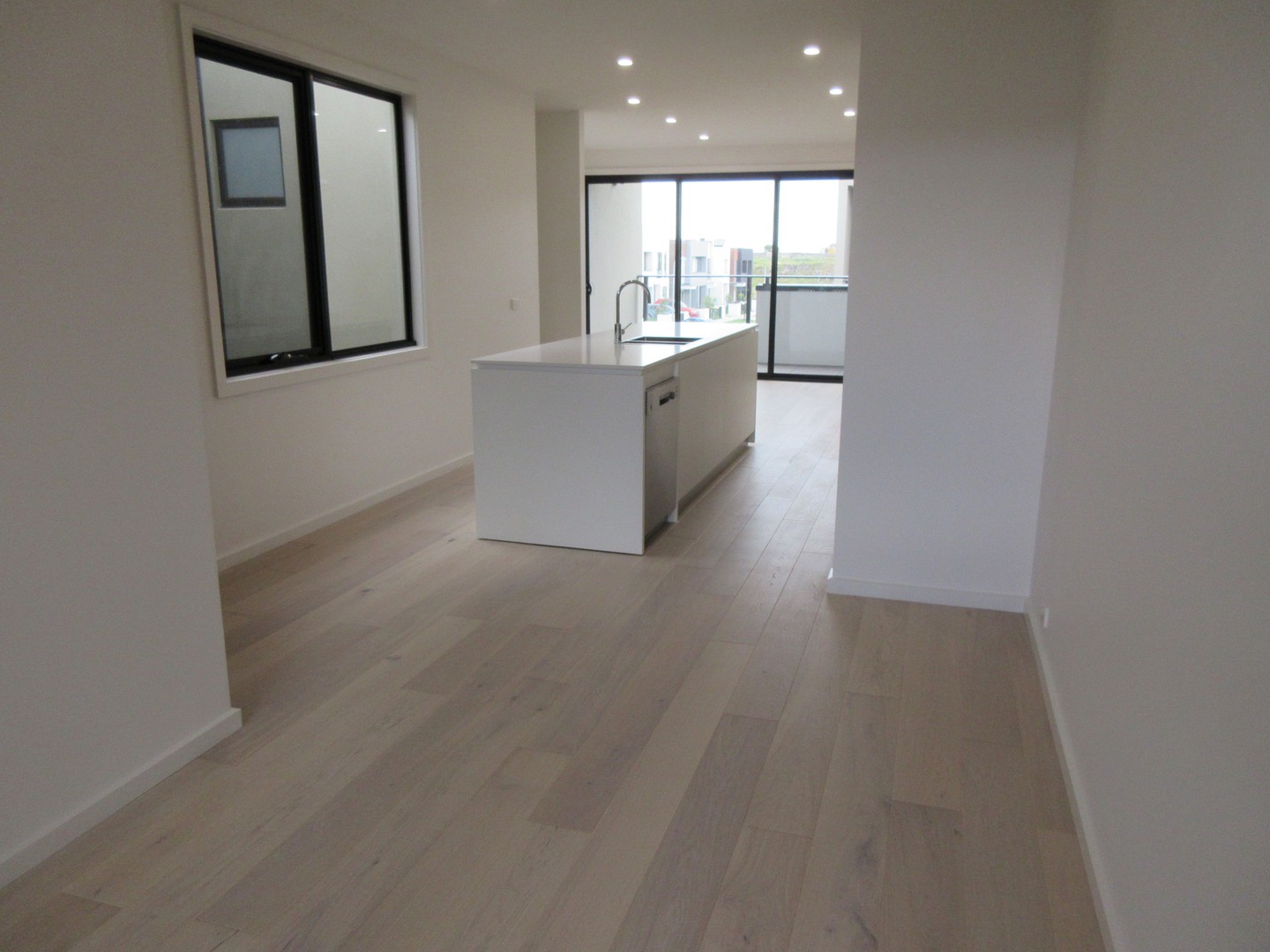 9 Hanger  Walk, Braybrook, VIC 3019 - Thumbnail 2 - 04/01/2022