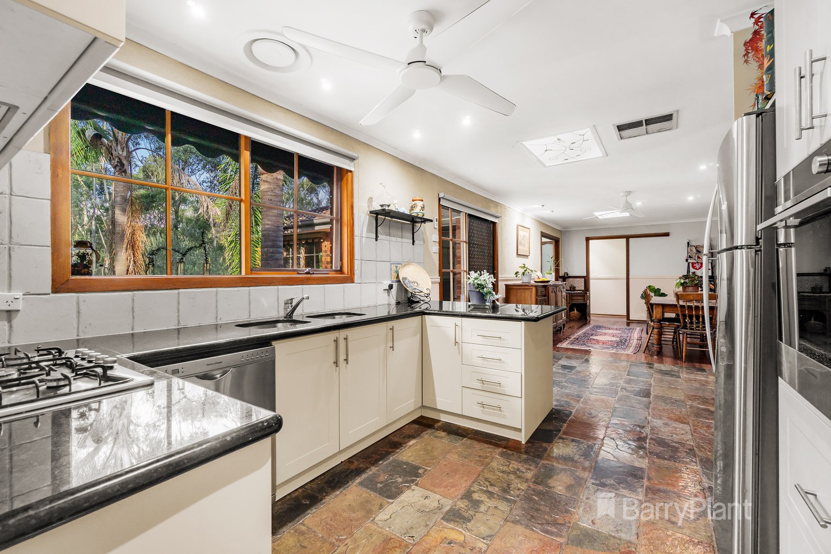 9 Harman Close, Doncaster East, VIC 3109, Doncaster East - Thumbnail 2