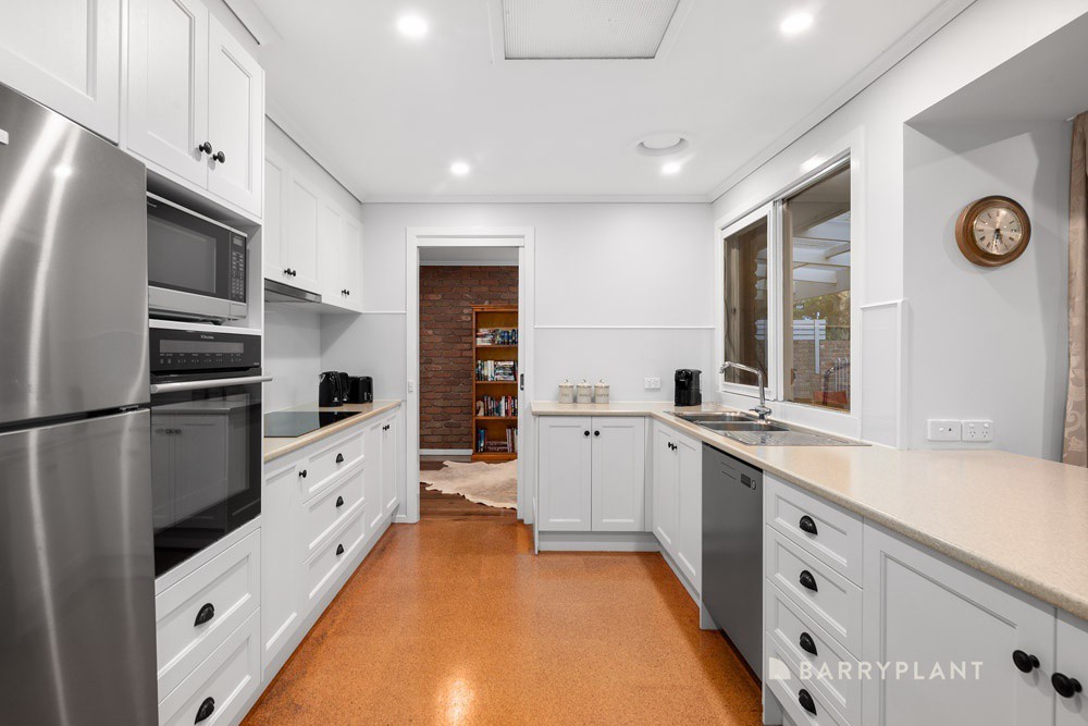 9 Harrow Gardens, Wantirna, VIC 3152, Wantirna - Thumbnail 3