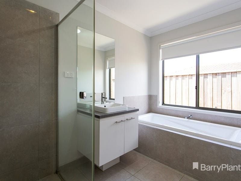 9 Heathland Av, Warragul, VIC 3820, Warragul - Thumbnail 7