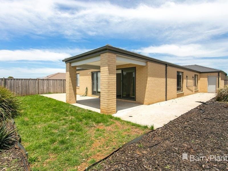 9 Heathland Av, Warragul, VIC 3820, Warragul - Thumbnail 8