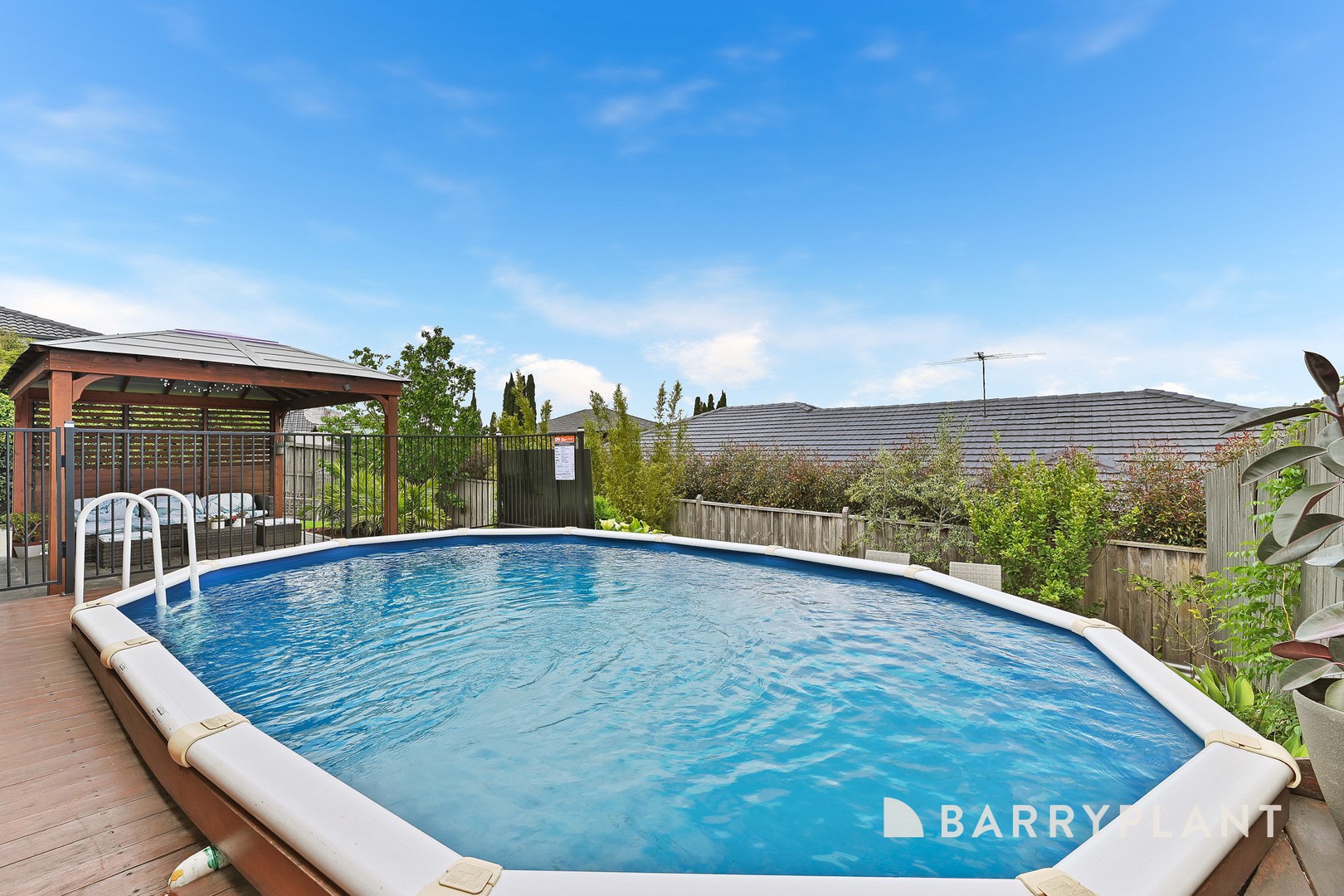 9 Highvale Crescent, Berwick, VIC 3806 - Thumbnail 2 - 17/11/2025