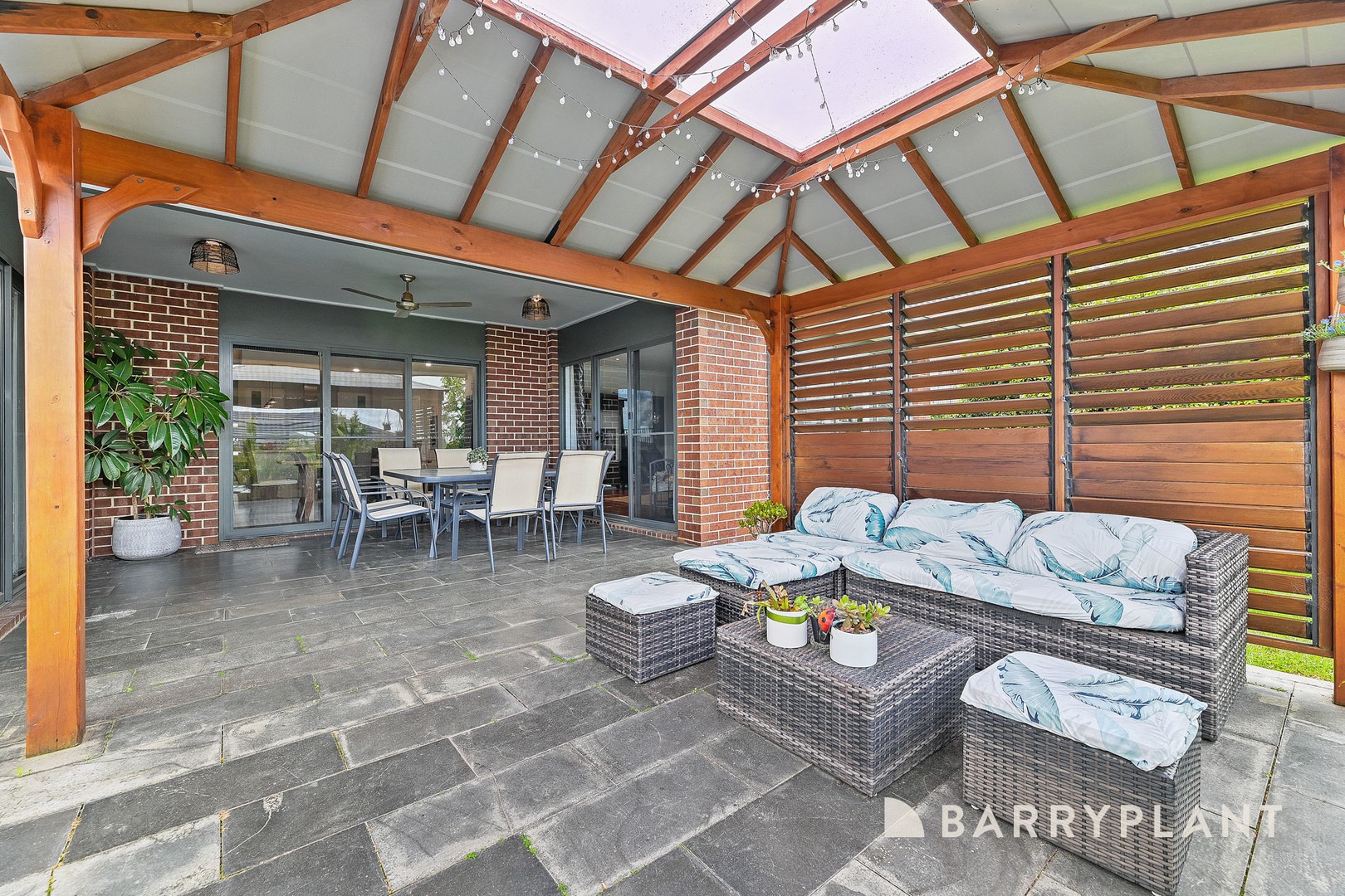 9 Highvale Crescent, Berwick, VIC 3806, Berwick - Thumbnail 3
