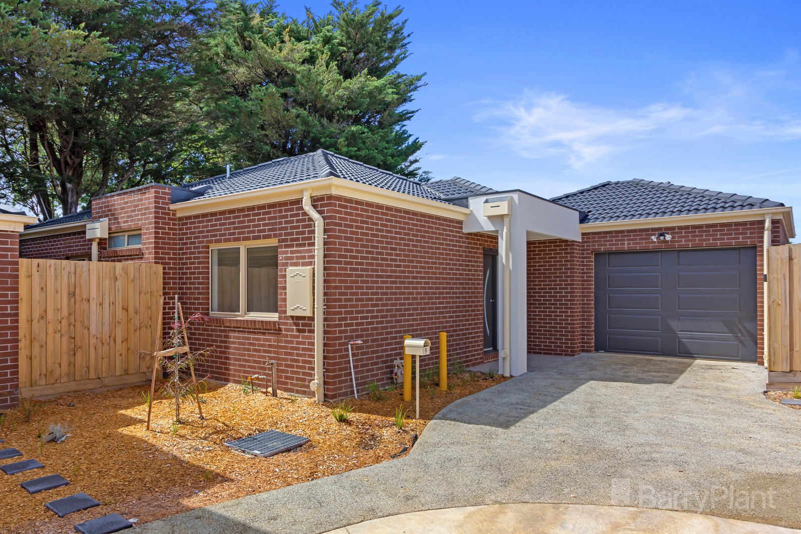 9 Hill View Crescent, Ferntree Gully, VIC 3156, Ferntree Gully - Thumbnail 2