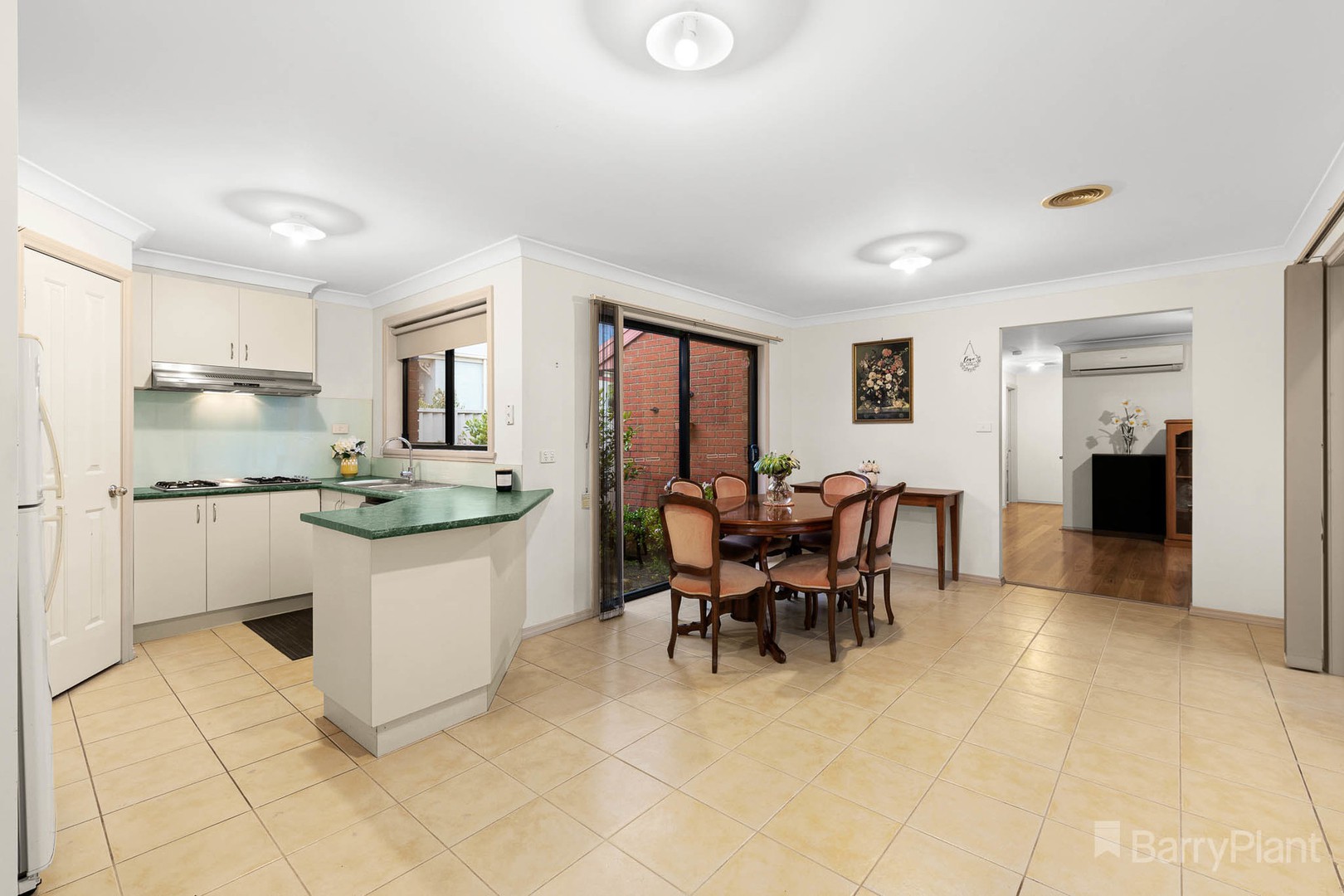 9 Honeysuckle Close, Pakenham, VIC 3810, Pakenham - Thumbnail 2