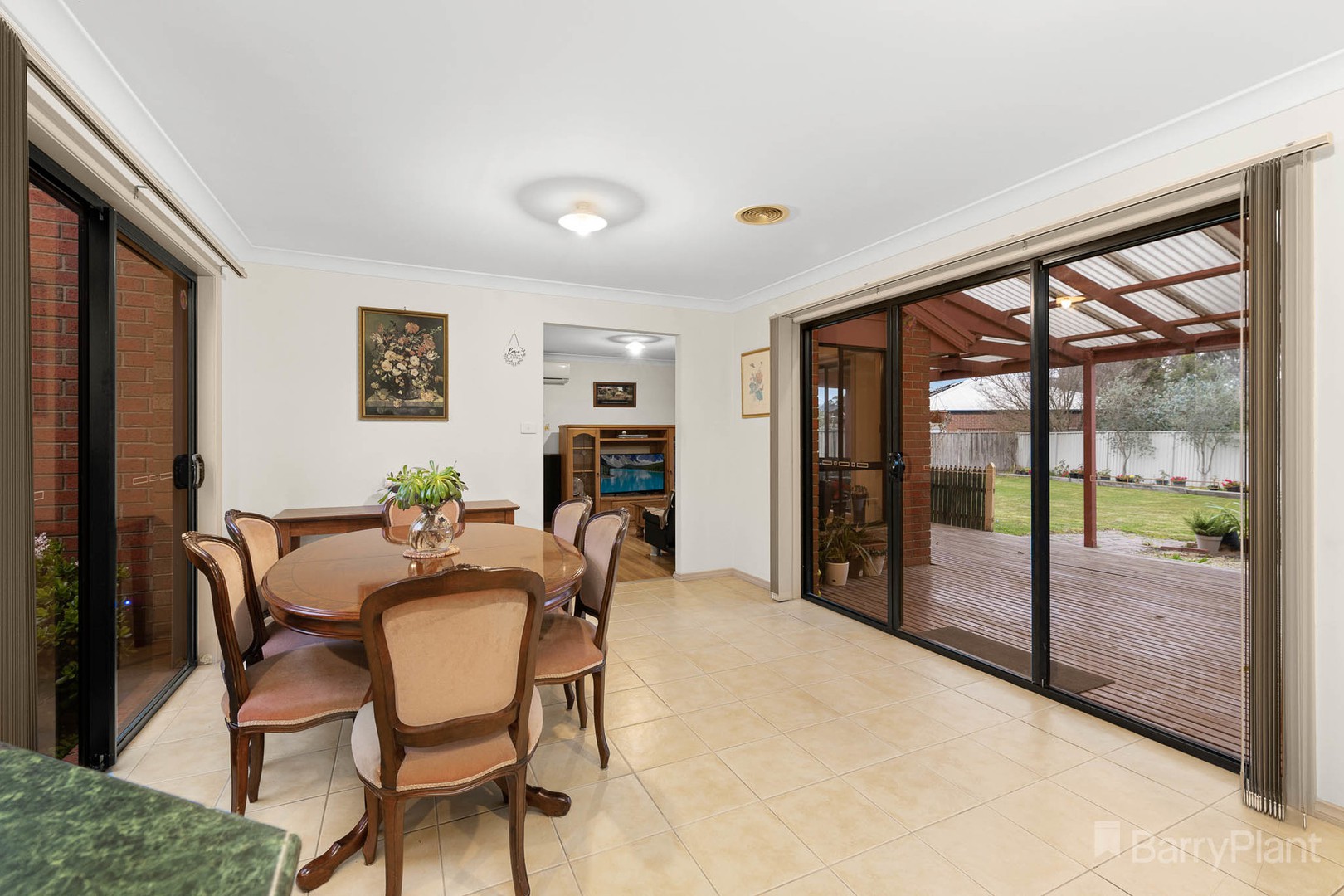 9 Honeysuckle Close, Pakenham, VIC 3810, Pakenham - Thumbnail 3