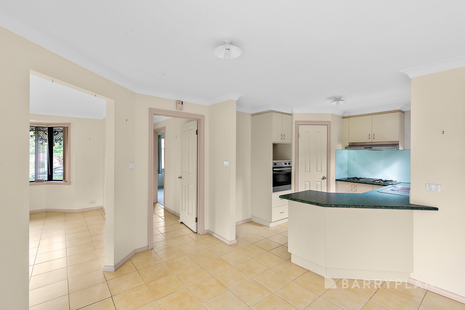 9 Honeysuckle Close, Pakenham, VIC 3810, Pakenham - Thumbnail 3