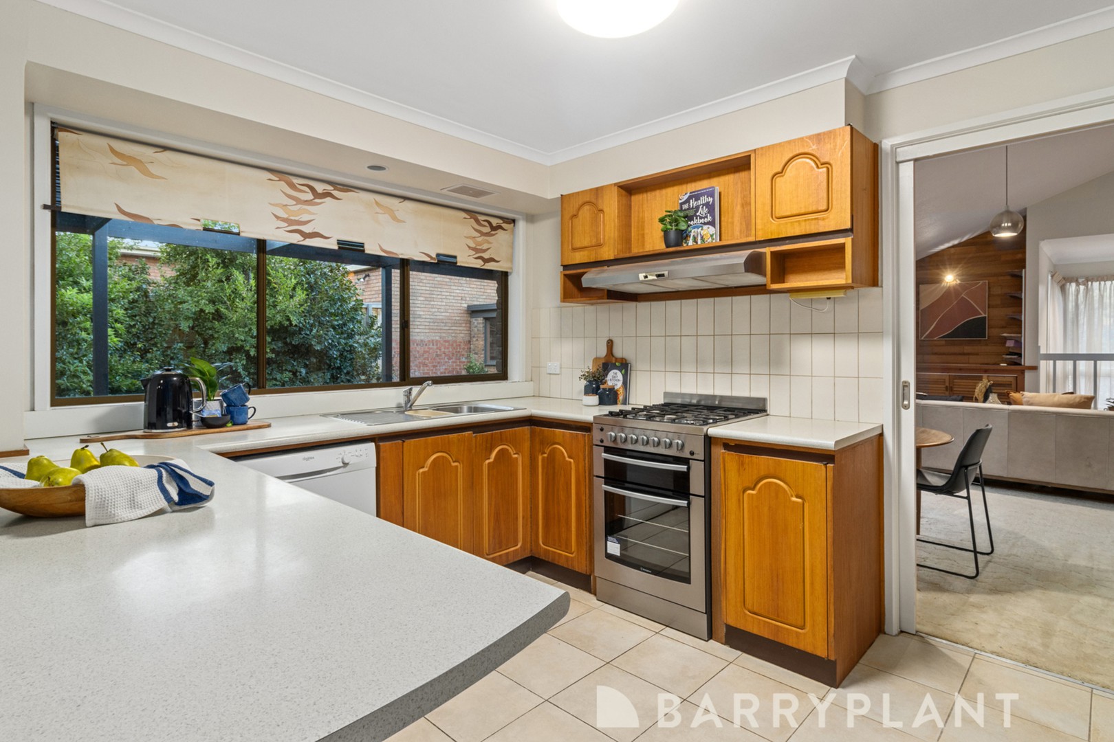 9 Huntingdon Drive, Wantirna South, VIC 3152, Wantirna South - Thumbnail 3