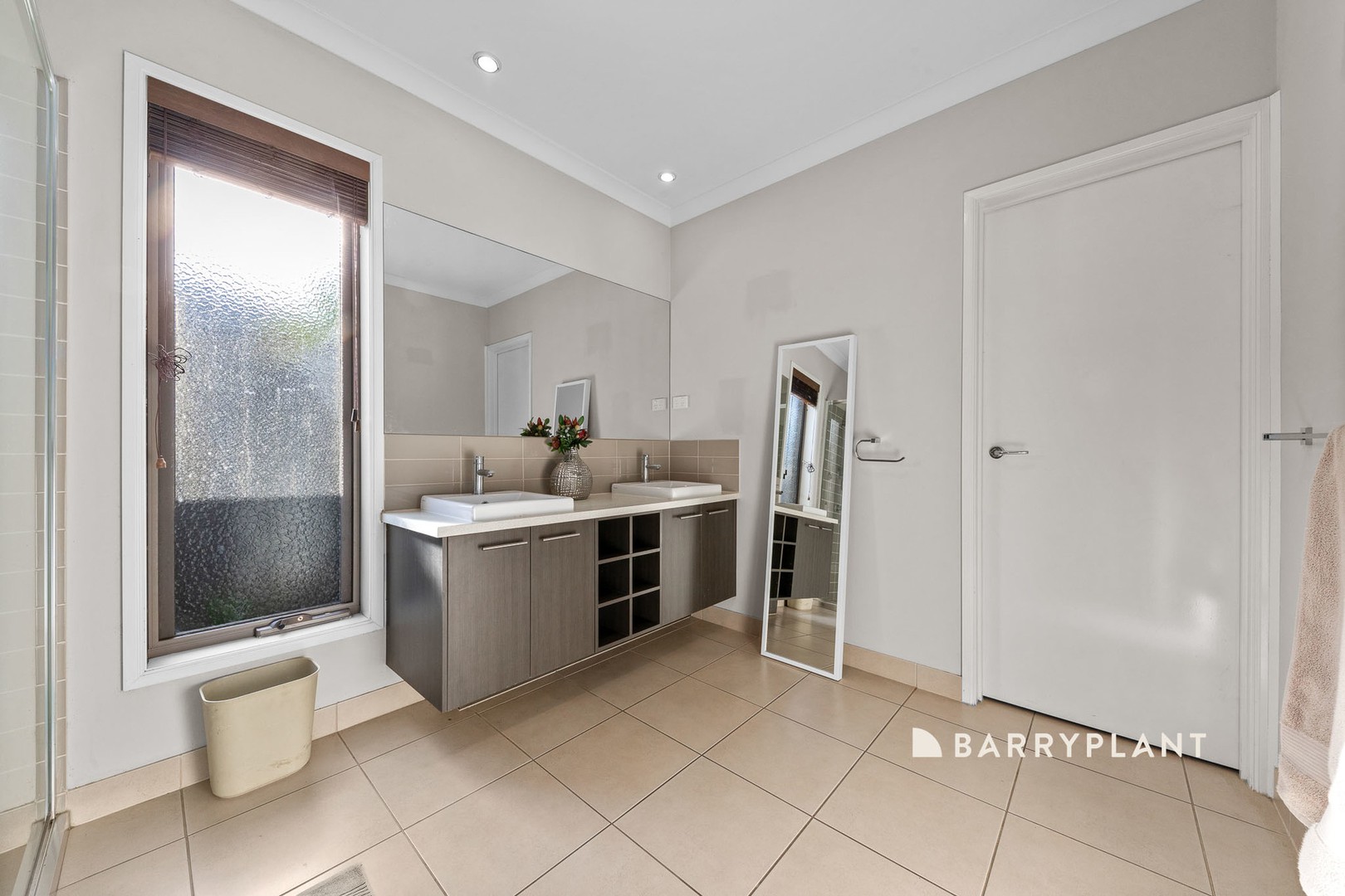 9 Illawarra Way, Pakenham, VIC 3810, Pakenham - Thumbnail 2