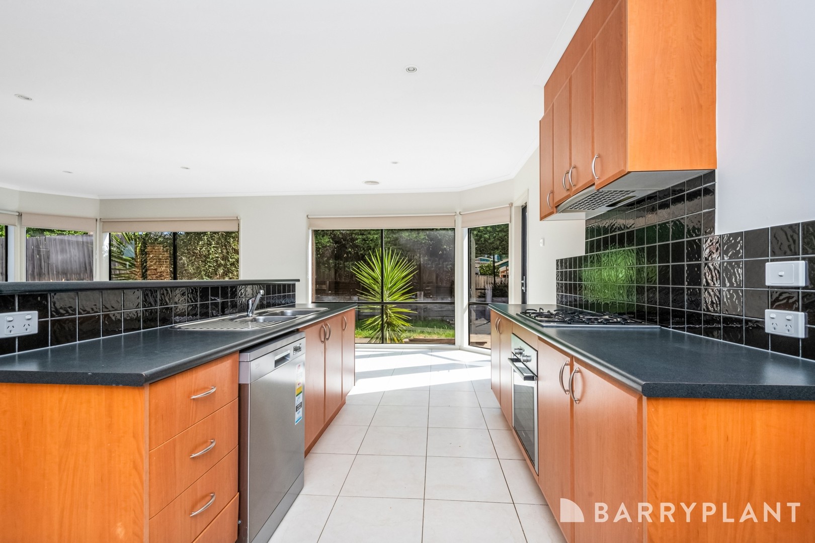 9 Isabella Grove, Strathdale, VIC 3550, Strathdale - Thumbnail 3