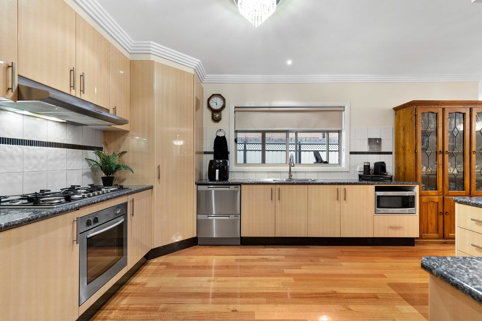 9 Jacaranda Drive, Taylors Hill, VIC 3037, Taylors Hill - Thumbnail 4