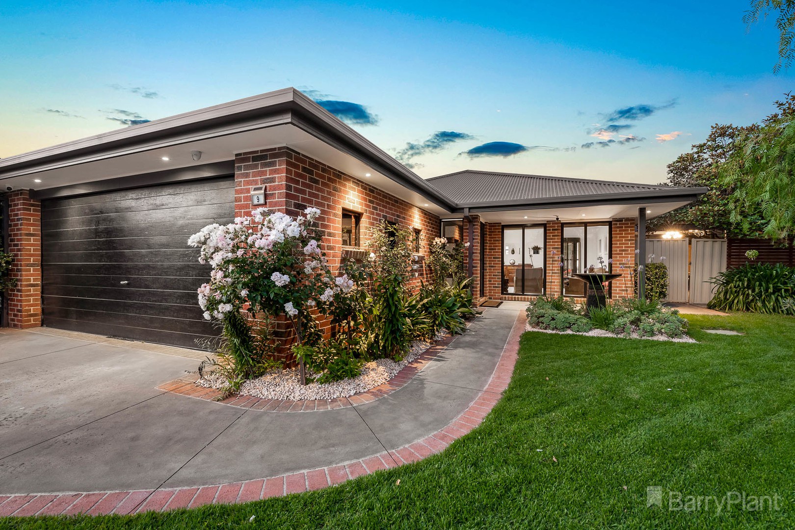 9 Jacaranda Way, Pakenham, VIC 3810, Pakenham - Thumbnail 2