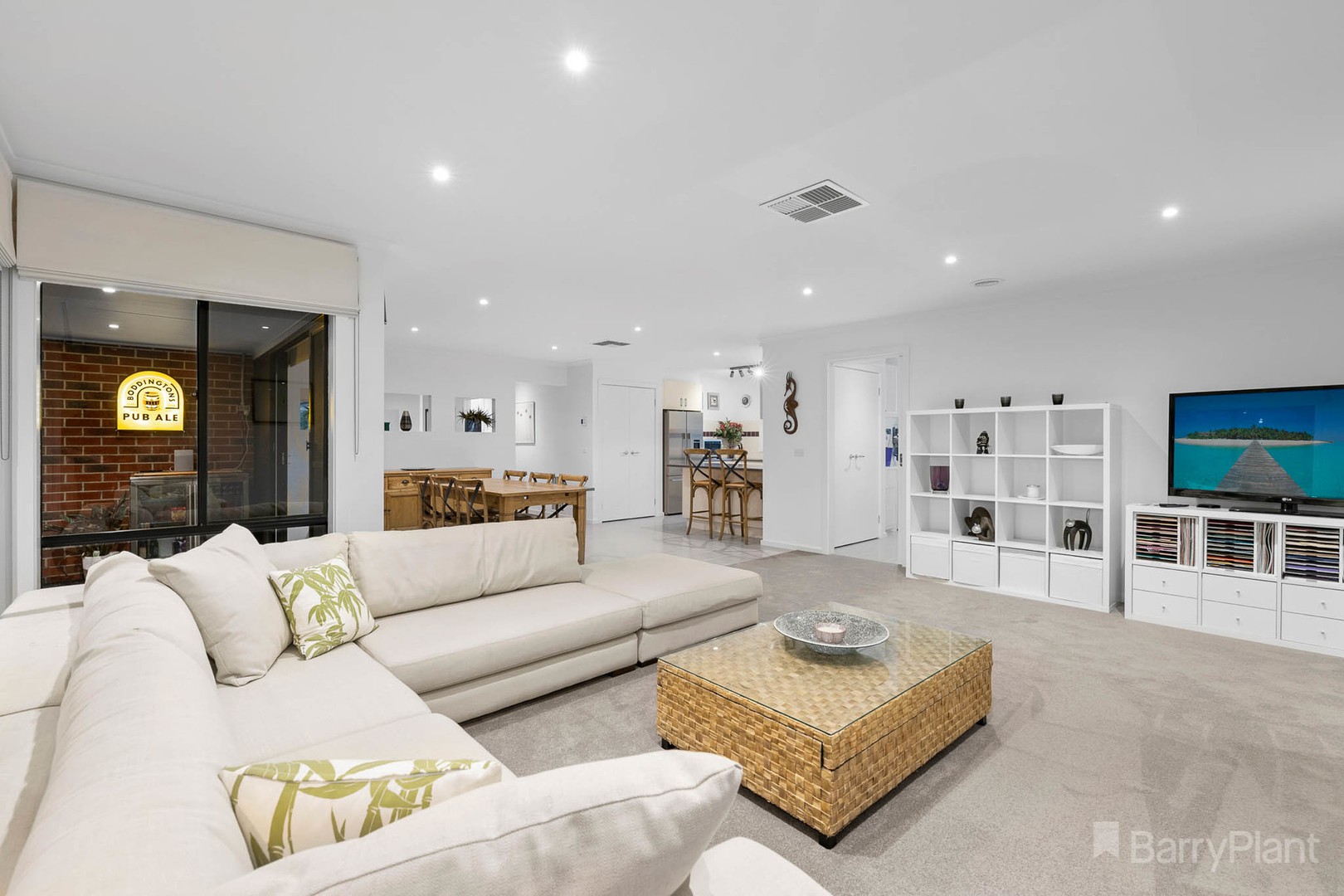 9 Jacaranda Way, Pakenham, VIC 3810, Pakenham - Thumbnail 6