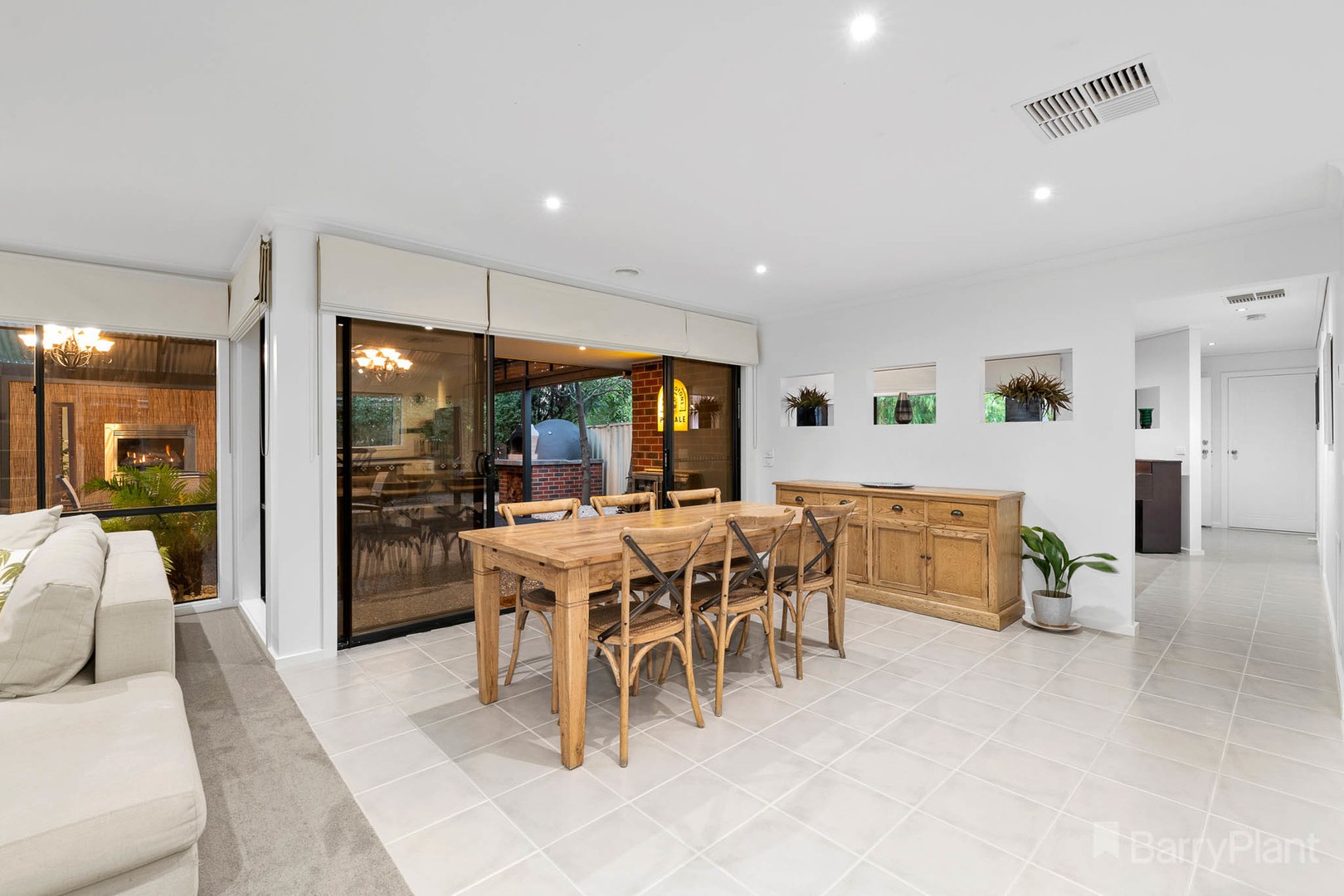 9 Jacaranda Way, Pakenham, VIC 3810, Pakenham - Thumbnail 7