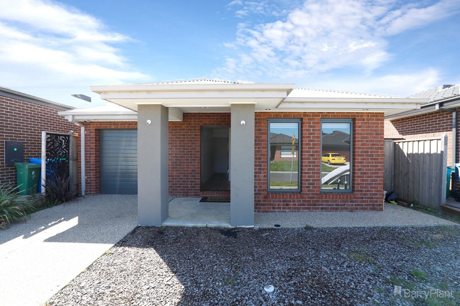 9 Janessa Drive, Clyde North, VIC 3978, Clyde North - Thumbnail 2