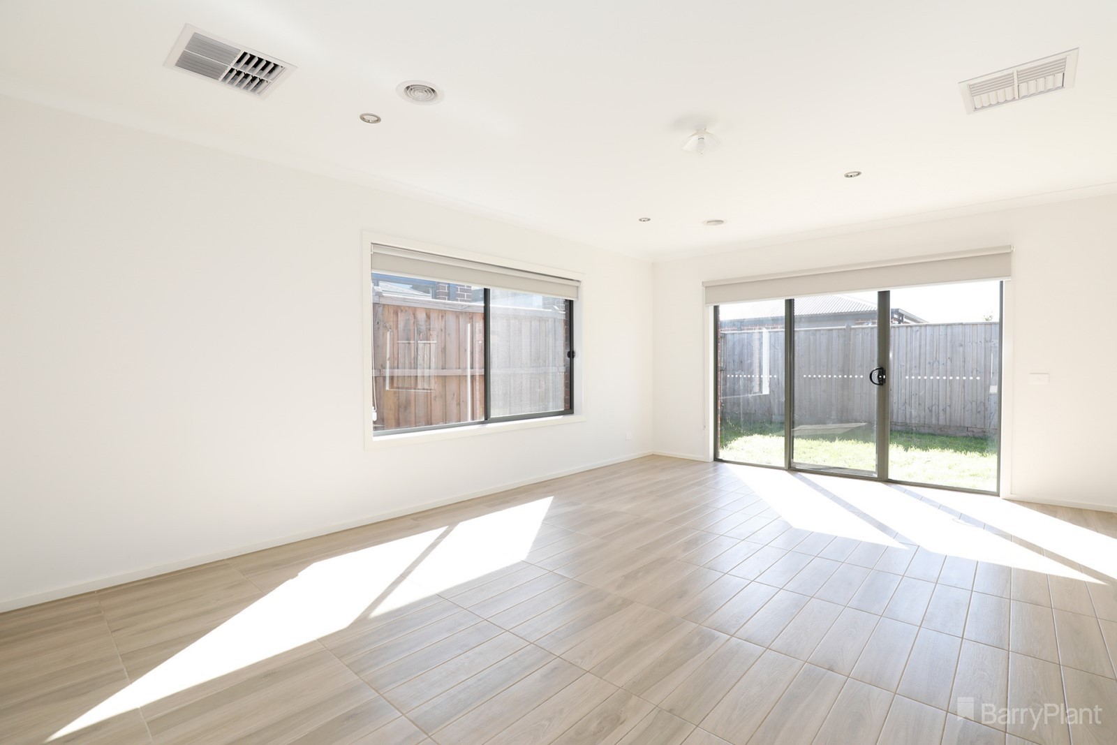 9 Janessa Drive, Clyde North, VIC 3978, Clyde North - Thumbnail 5