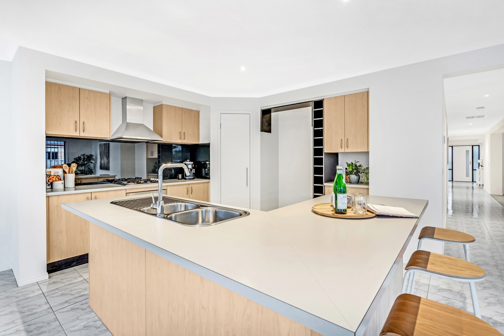 9 Kirribilli Close, Craigieburn, VIC 3064, Craigieburn - Thumbnail 3