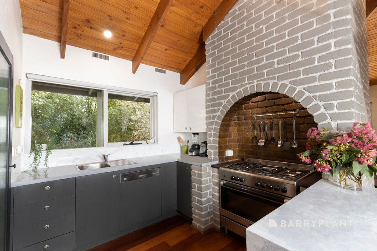 9 Kitchener Parade, Cockatoo, VIC 3781, Cockatoo - Thumbnail 6