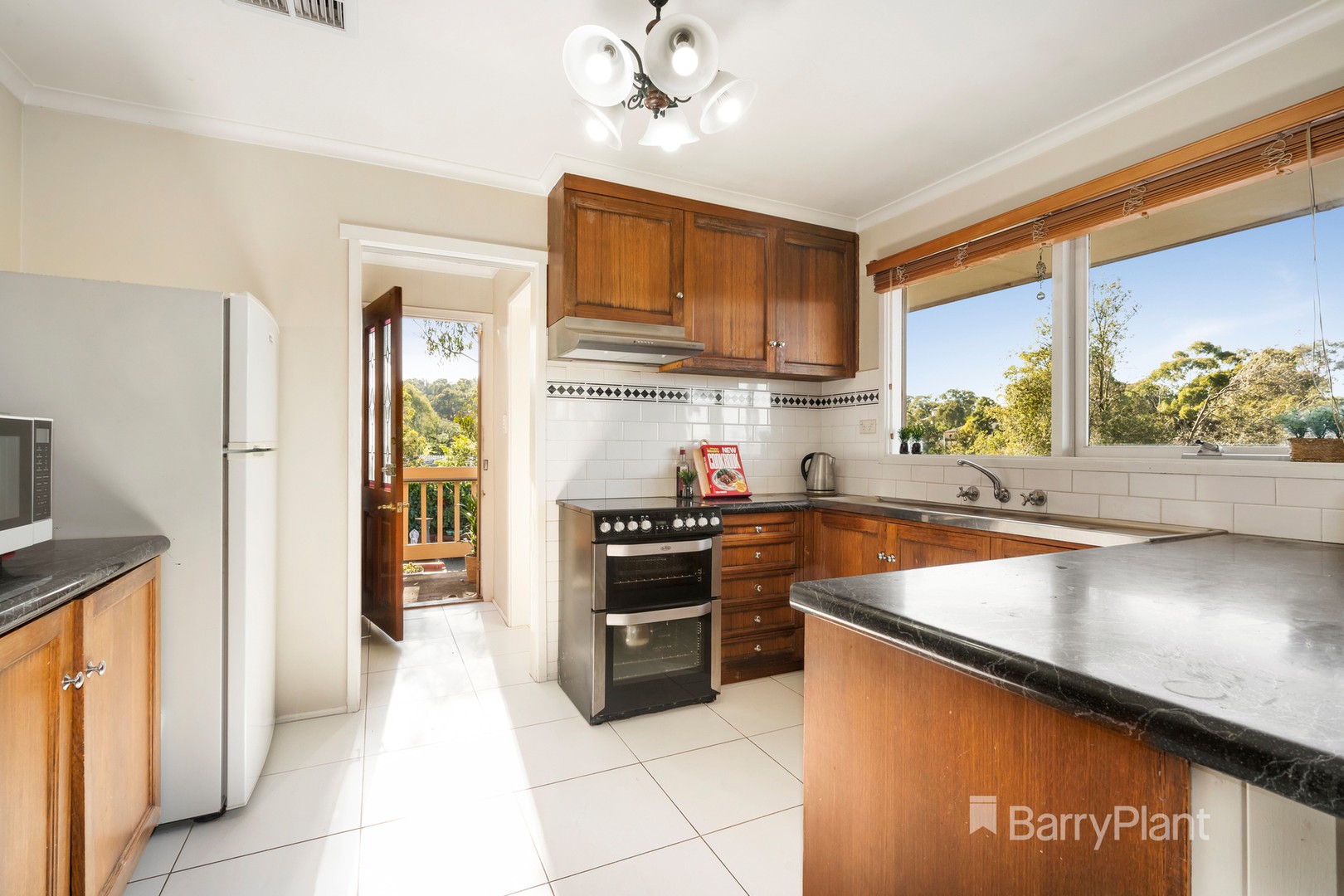 9 Koonawarra Way, Diamond Creek, VIC 3089, Diamond Creek - Thumbnail 4