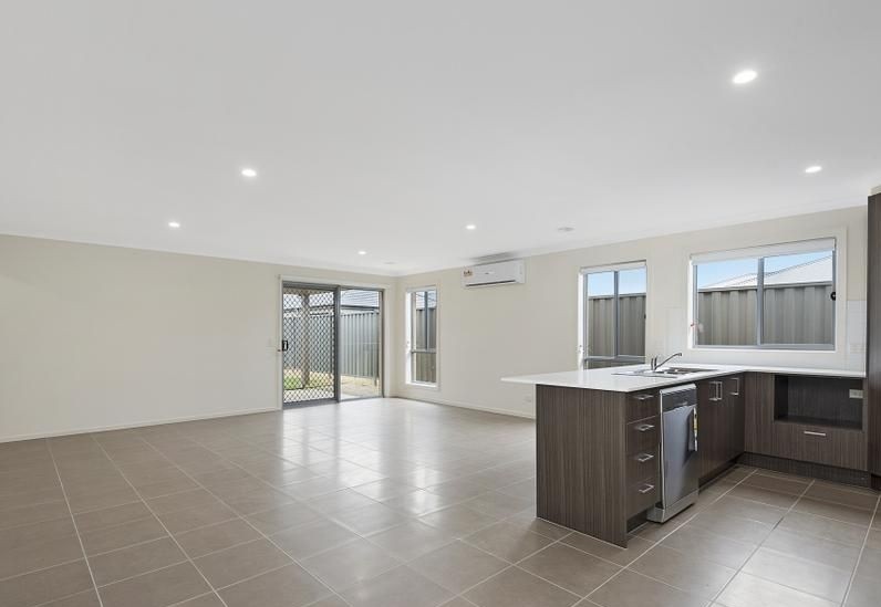 9 Langside Grove, Cranbourne East, VIC 3977, Cranbourne East - Thumbnail 4