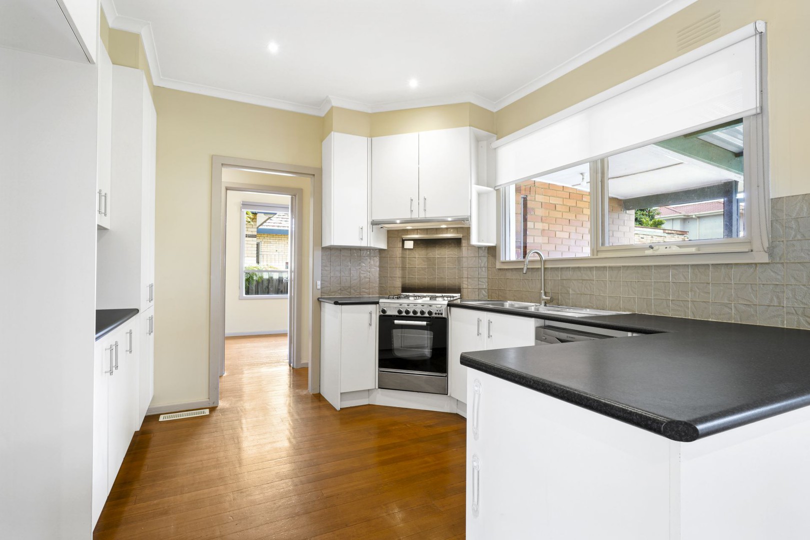9 Legon Road, Oakleigh South, VIC 3167, Oakleigh South - Thumbnail 2