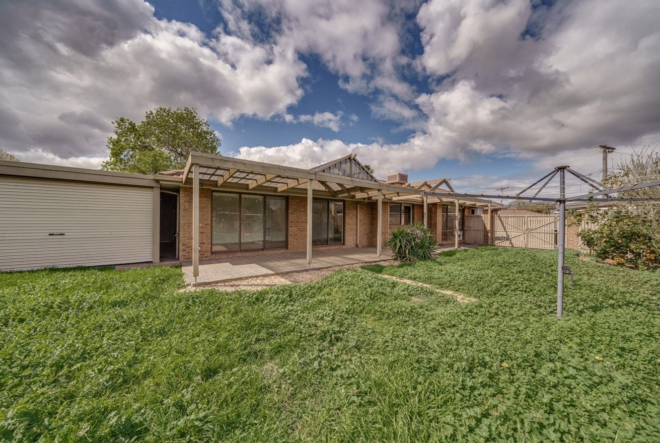 9 Linda Court, Werribee, VIC 3030, Werribee - Thumbnail 2